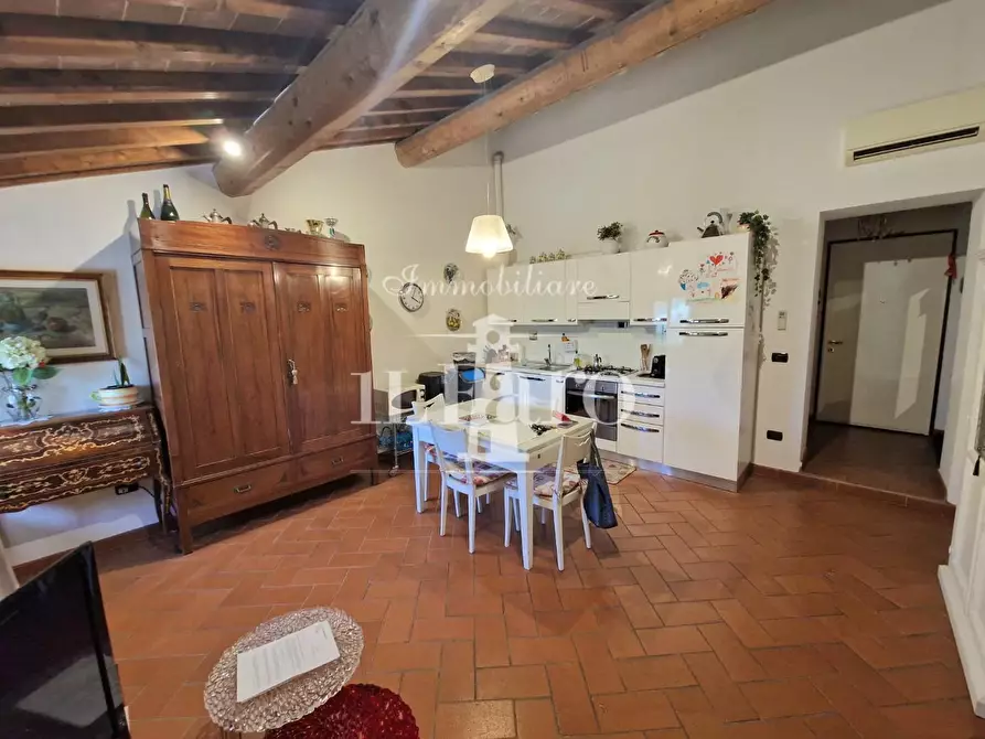Immagine 2 di Appartamento in vendita  a Campi Bisenzio