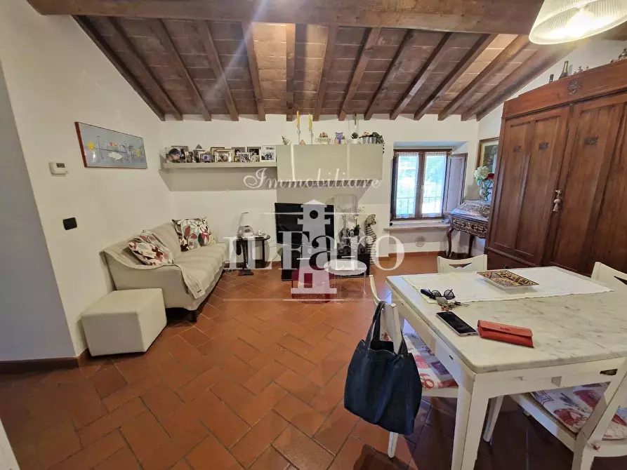 Immagine 6 di Appartamento in vendita  a Campi Bisenzio