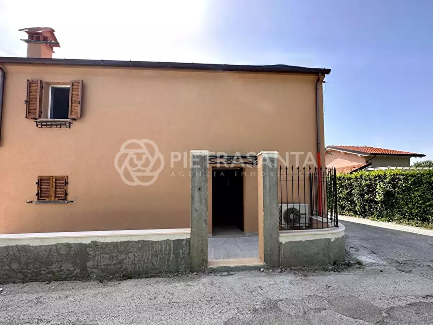 Immagine 5 di Rustico / casale in vendita  a Pietrasanta