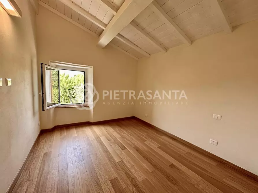 Immagine 15 di Rustico / casale in vendita  a Pietrasanta