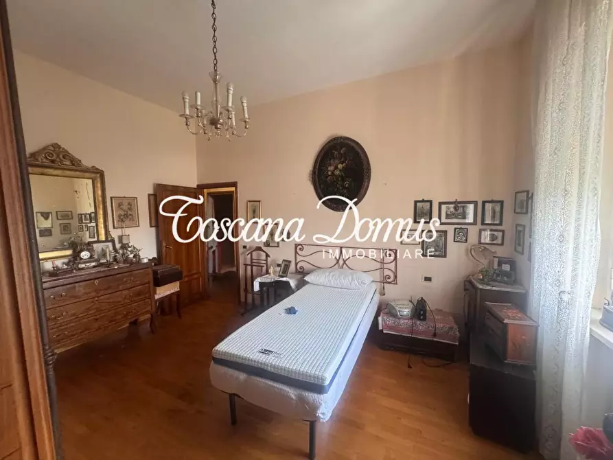 Immagine 9 di Appartamento in vendita  a Siena