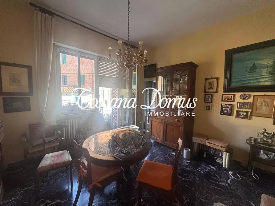 Immagine 2 di Appartamento in vendita  a Siena