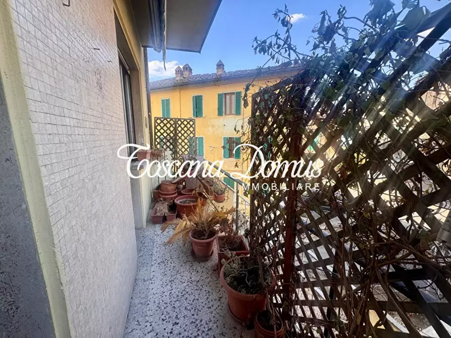 Immagine 15 di Appartamento in vendita  a Siena