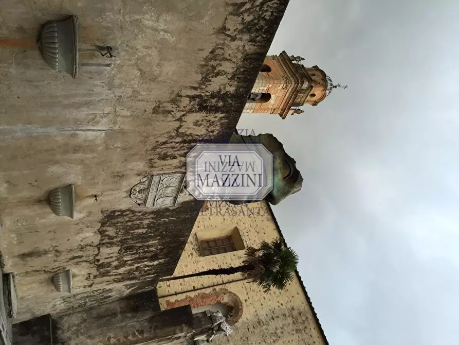 Immagine 8 di Locale commerciale in affitto  a Pietrasanta