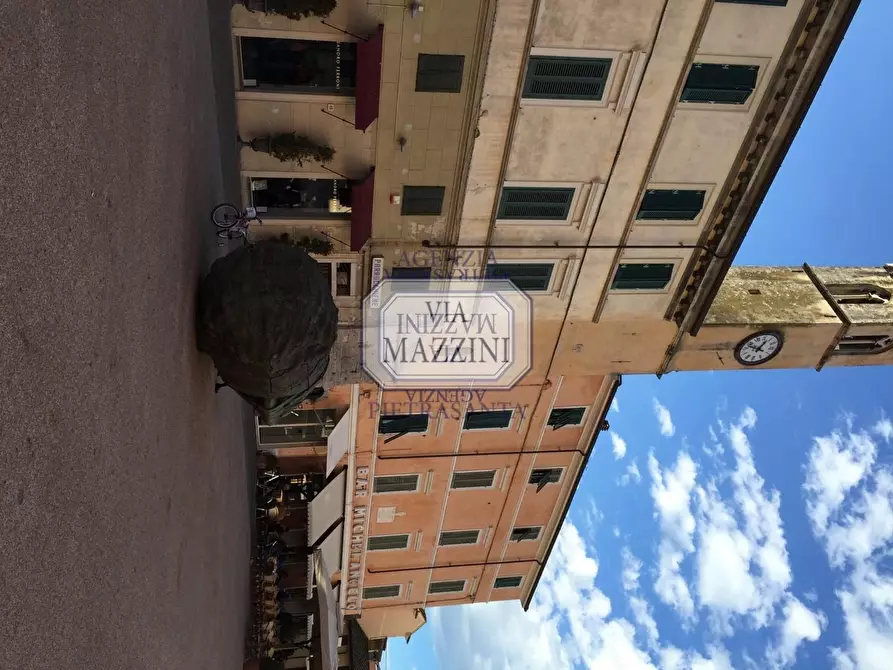 Immagine 13 di Locale commerciale in affitto  a Pietrasanta