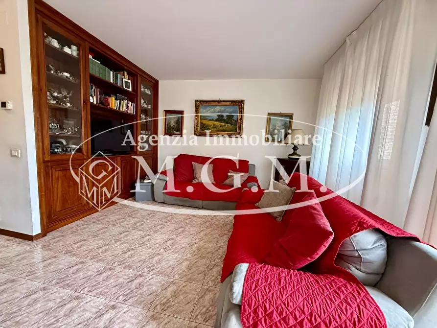 Immagine 2 di Villetta a schiera in vendita  a Calcinaia