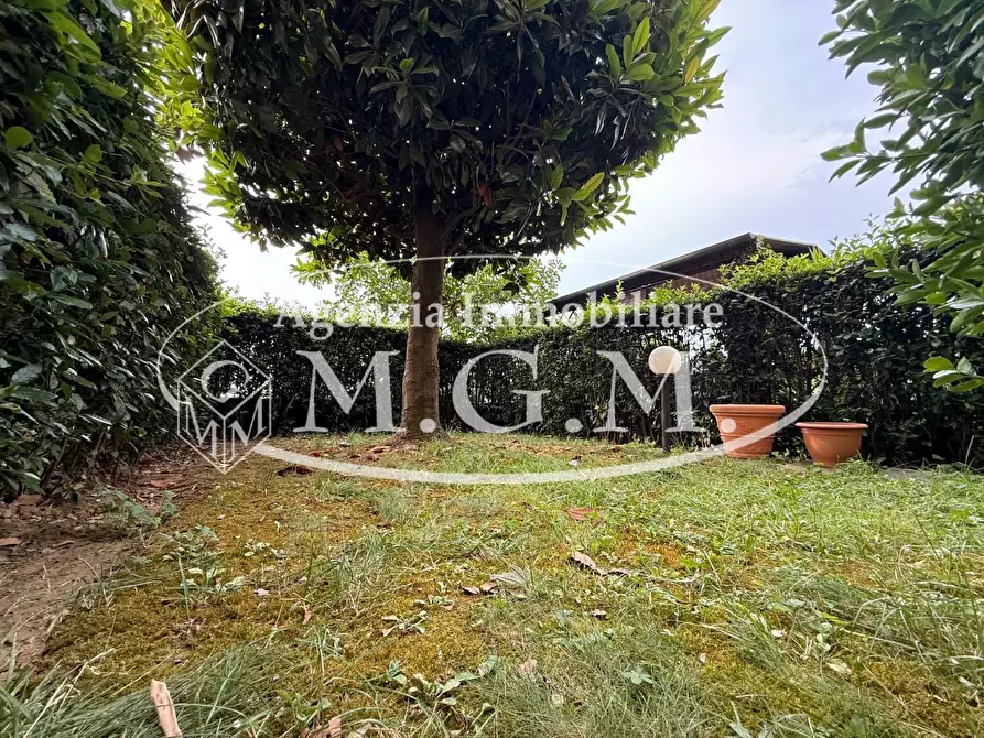 Immagine 37 di Villetta a schiera in vendita  a Calcinaia