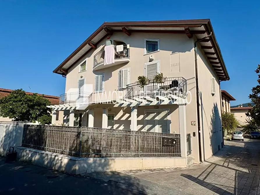 Immagine 1 di Appartamento in vendita  a Massa