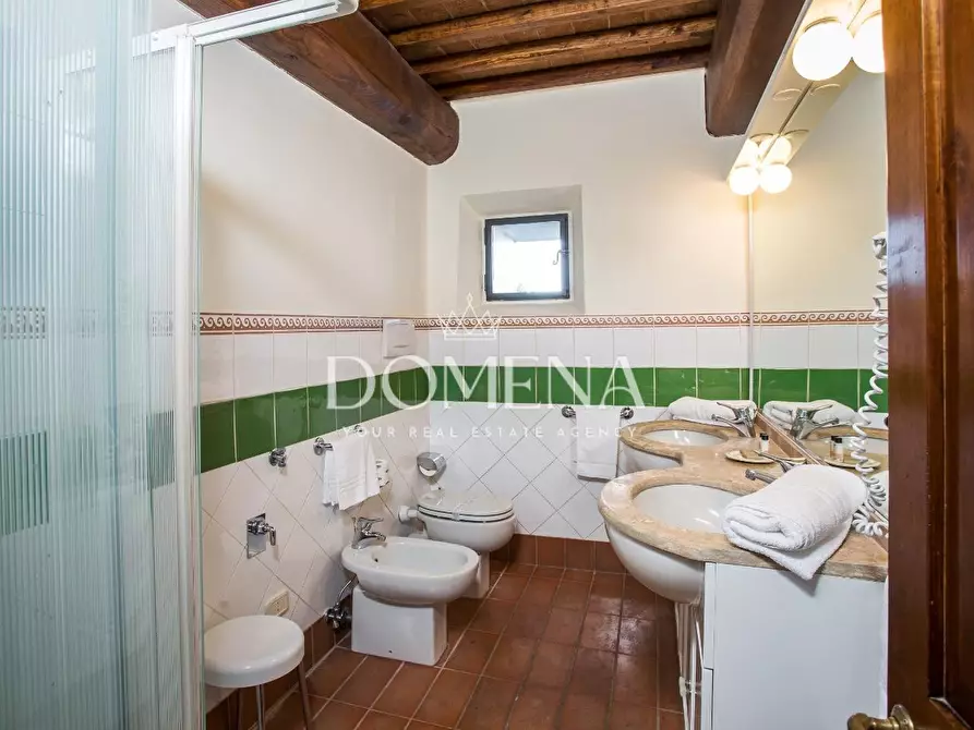 Immagine 11 di Appartamento in vendita  a San Gimignano