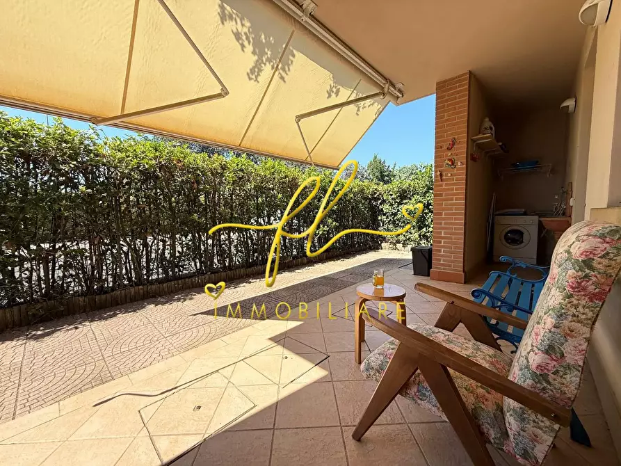 Immagine 2 di Appartamento in vendita  a Cecina