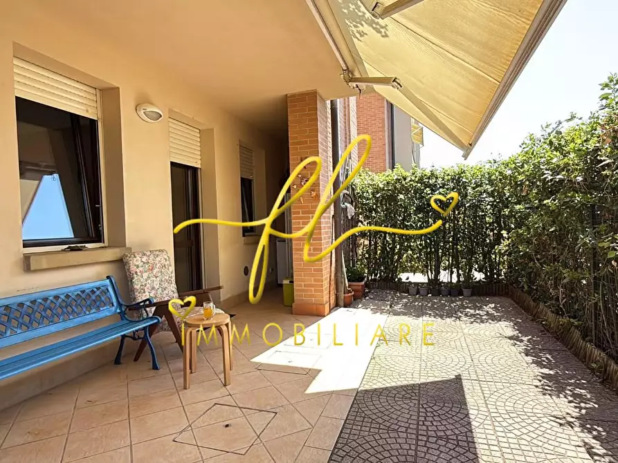 Immagine 1 di Appartamento in vendita  a Cecina