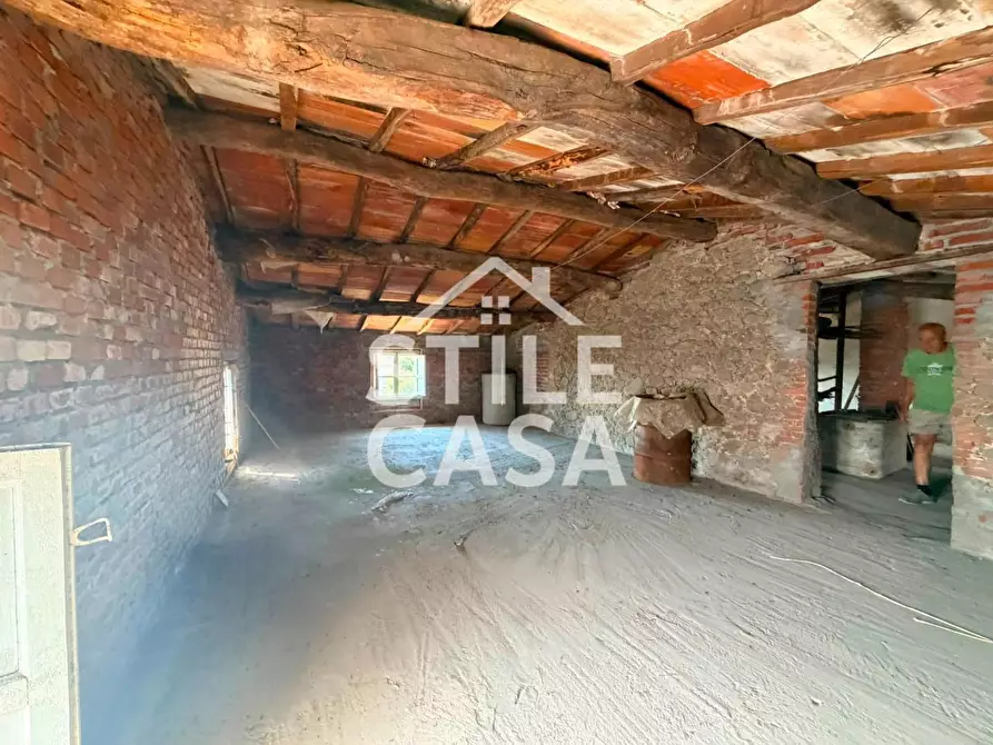 Immagine 27 di Casa colonica in vendita  a Pescia