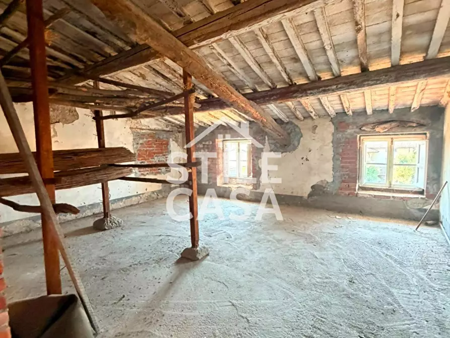 Immagine 26 di Casa colonica in vendita  a Pescia
