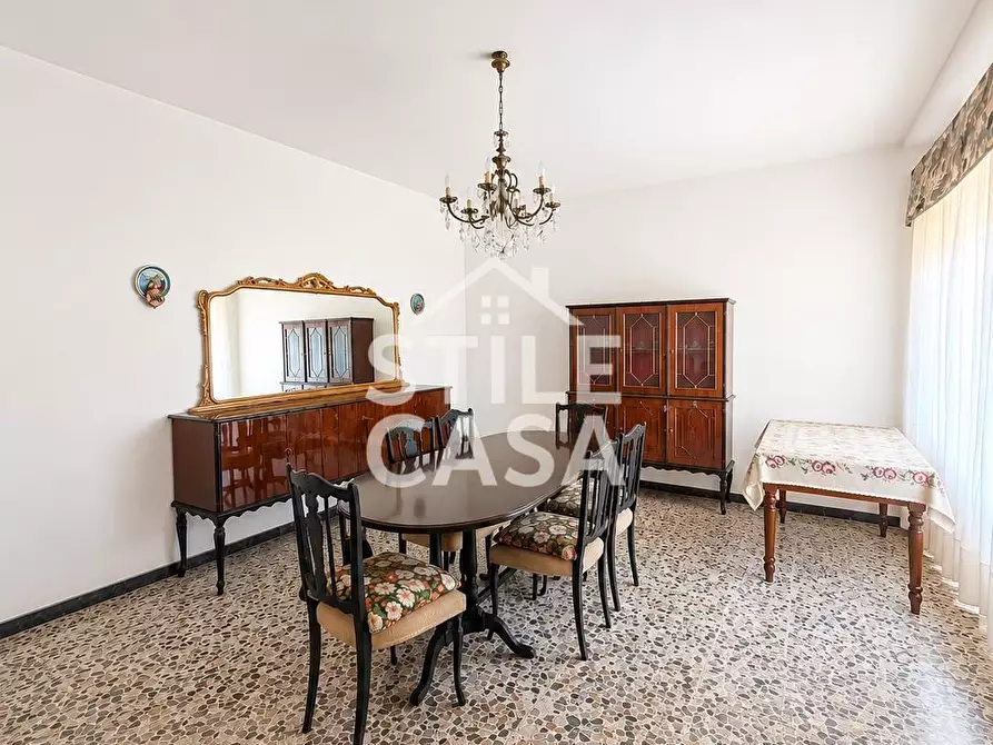 Immagine 10 di Casa colonica in vendita  a Pescia