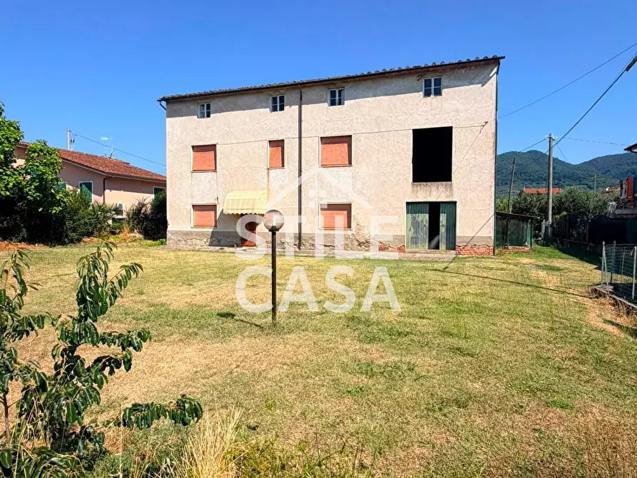Immagine 33 di Casa colonica in vendita  a Pescia