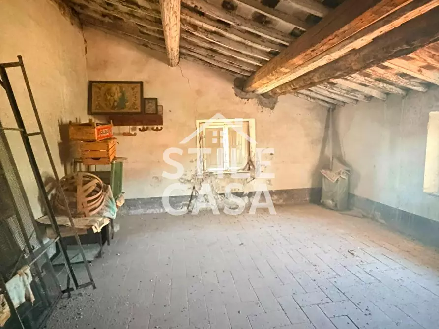 Immagine 28 di Casa colonica in vendita  a Pescia