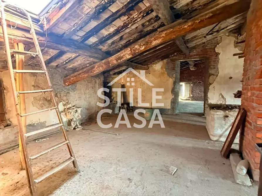 Immagine 25 di Casa colonica in vendita  a Pescia