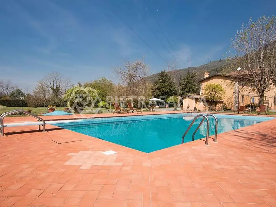 Immagine 20 di Rustico / casale in vendita  a Pietrasanta