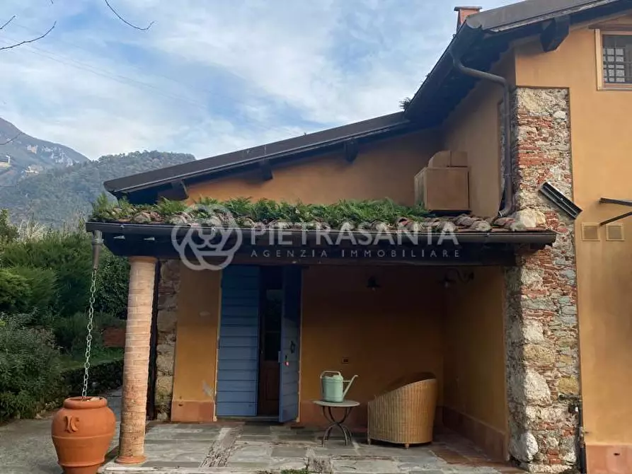 Immagine 10 di Rustico / casale in vendita  a Pietrasanta