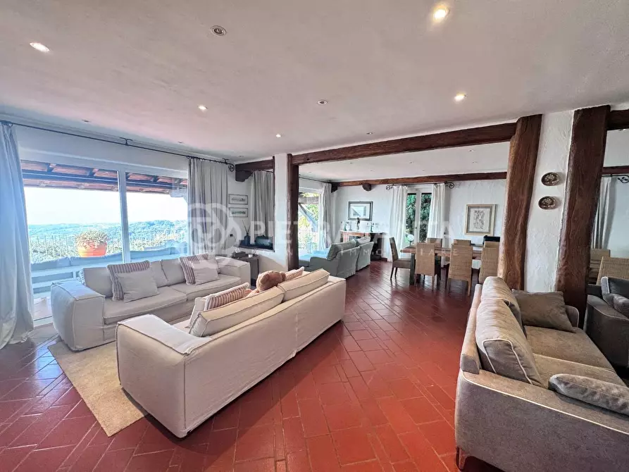 Immagine 20 di Casa colonica in vendita  a Pietrasanta