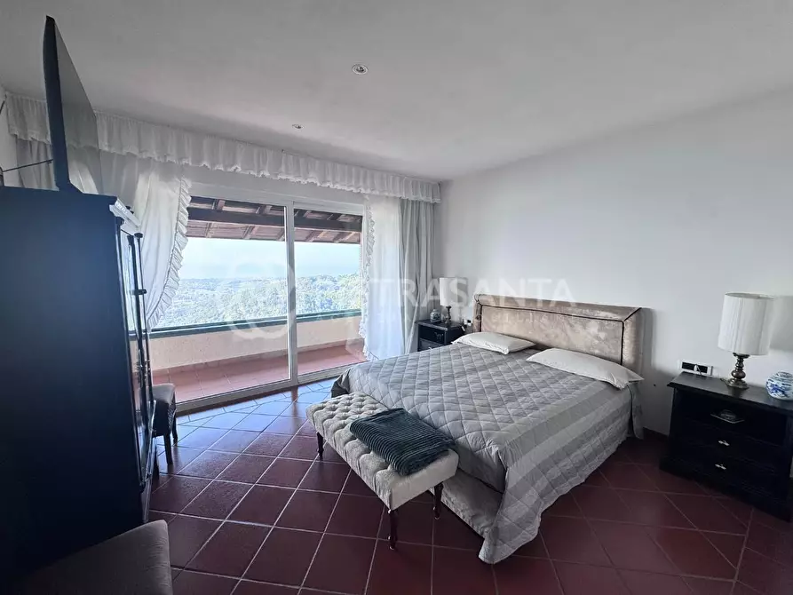 Immagine 29 di Casa colonica in vendita  a Pietrasanta