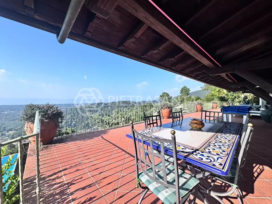 Immagine 22 di Casa colonica in vendita  a Pietrasanta