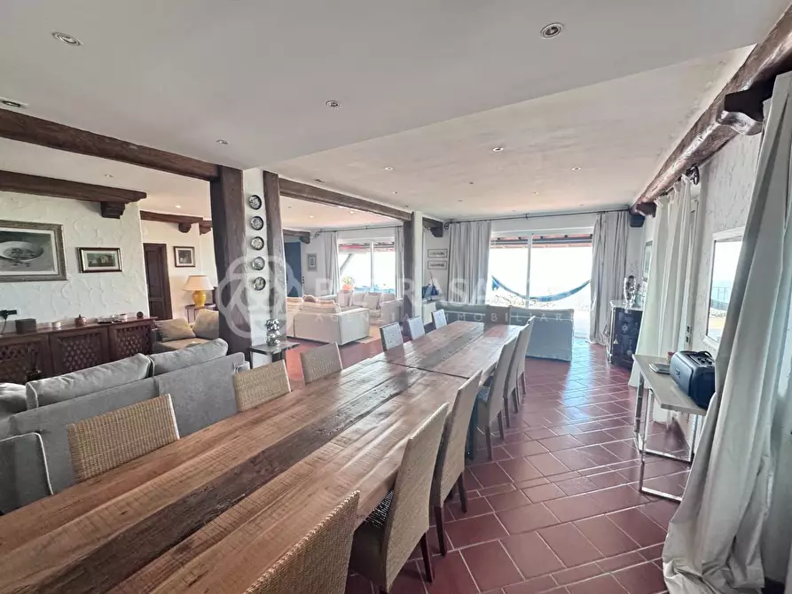 Immagine 19 di Casa colonica in vendita  a Pietrasanta