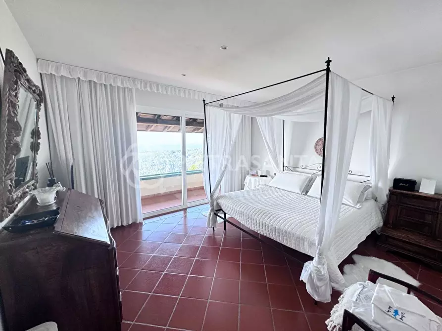 Immagine 30 di Casa colonica in vendita  a Pietrasanta
