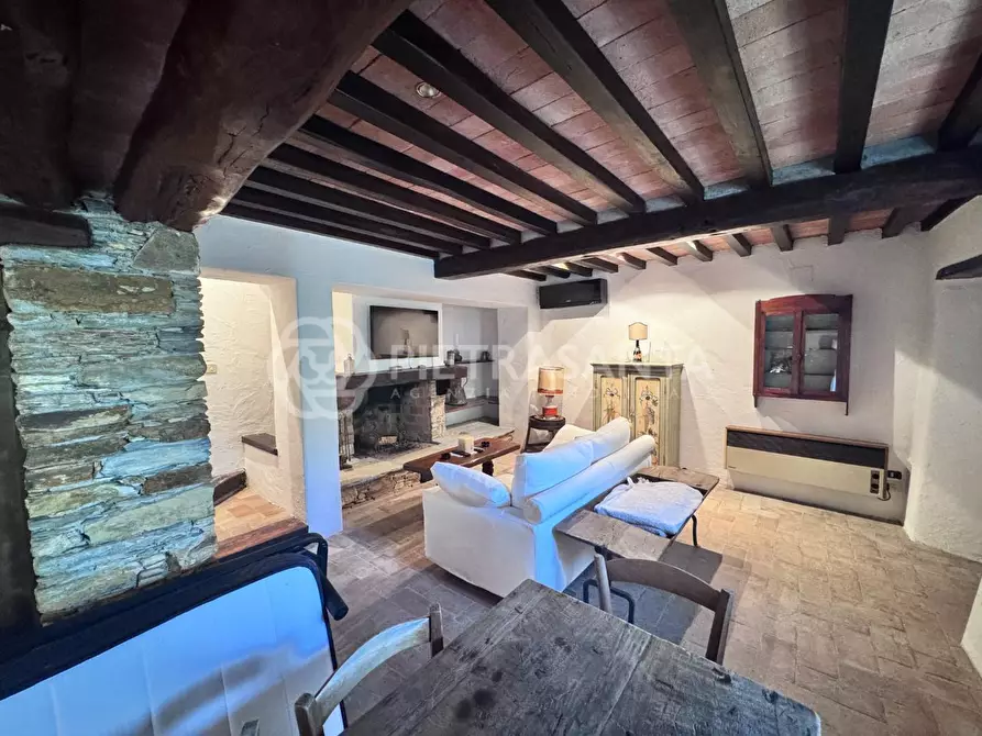 Immagine 43 di Casa colonica in vendita  a Pietrasanta