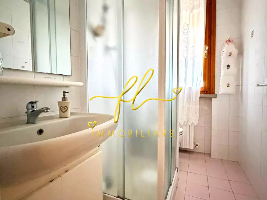 Immagine 25 di Appartamento in vendita  a Rosignano Marittimo
