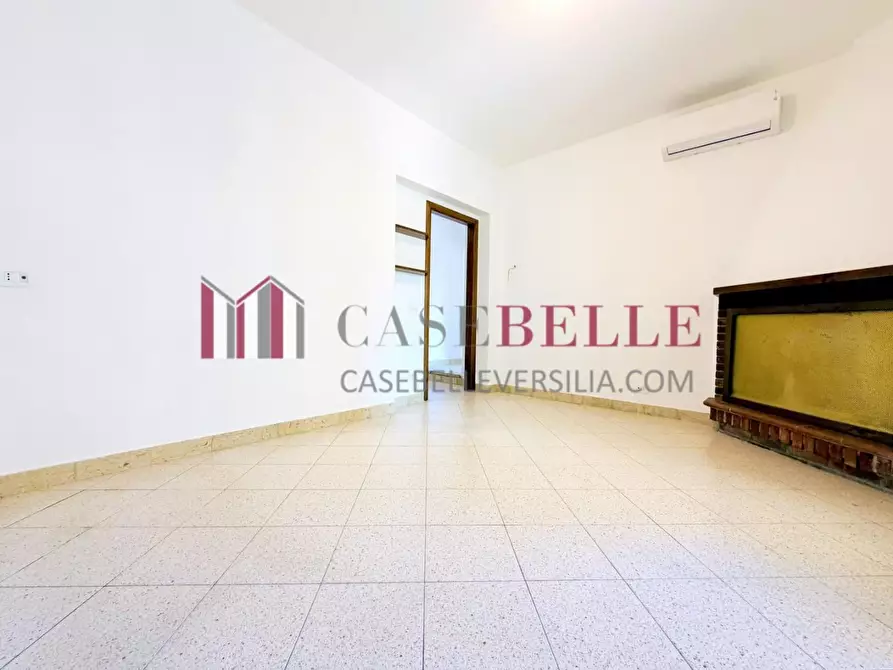 Immagine 1 di Appartamento in affitto  a Pietrasanta