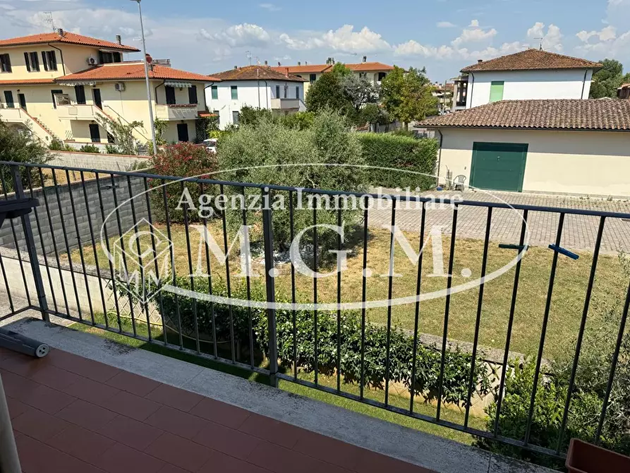 Immagine 11 di Appartamento in vendita  a Pontedera