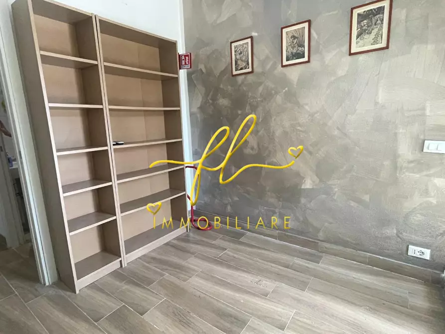 Immagine 6 di Locale commerciale in affitto  a Carrara