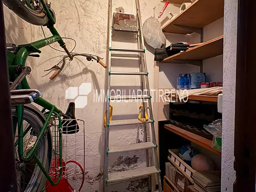 Immagine 21 di Appartamento in vendita  a Massa