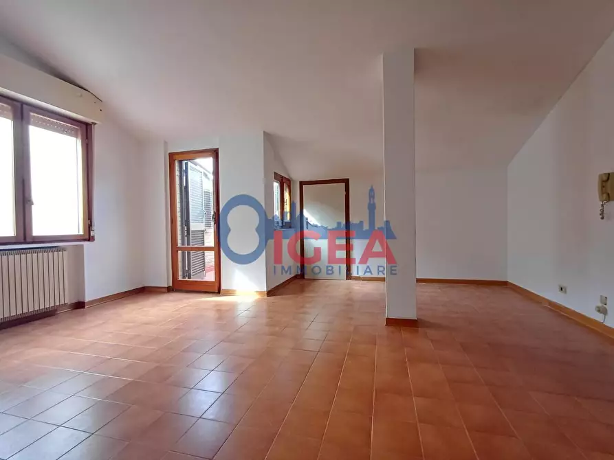 Immagine 2 di Appartamento in vendita  a Siena