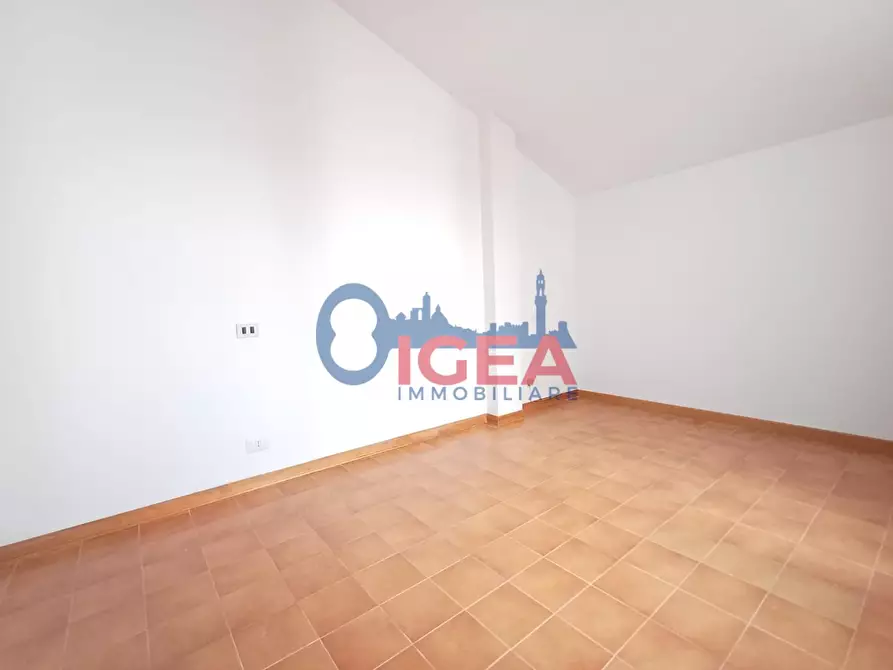 Immagine 4 di Appartamento in vendita  a Siena