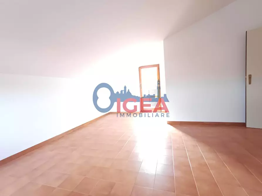 Immagine 9 di Appartamento in vendita  a Siena