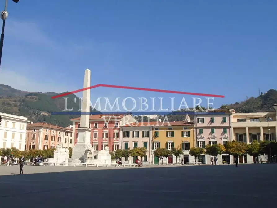 Immagine 17 di Casa indipendente in vendita  a Massa