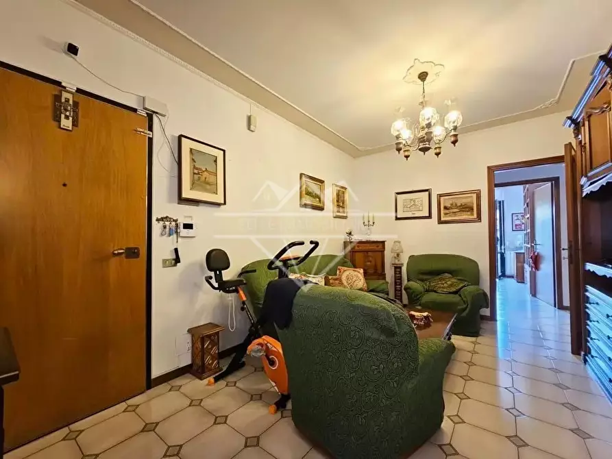 Immagine 3 di Appartamento in vendita  a Carrara
