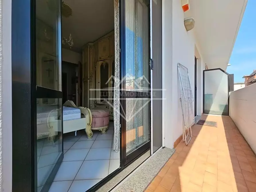 Immagine 11 di Appartamento in vendita  a Carrara