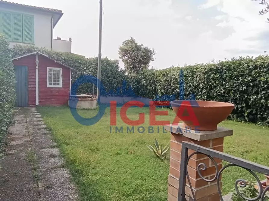 Immagine 3 di Casa trifamiliare in vendita  a Monteriggioni