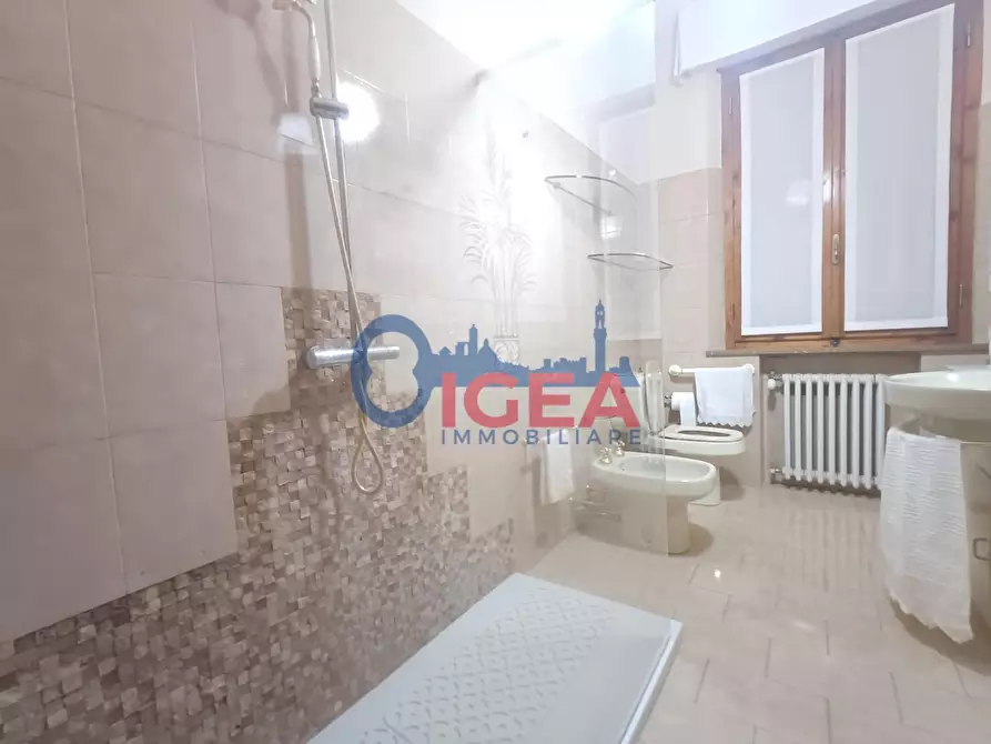 Immagine 39 di Casa trifamiliare in vendita  a Monteriggioni
