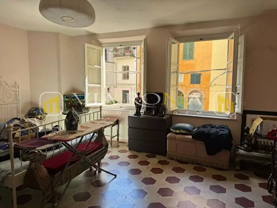 Immagine 12 di Appartamento in vendita  a Lucca