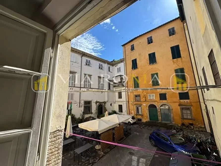 Immagine 4 di Appartamento in vendita  a Lucca