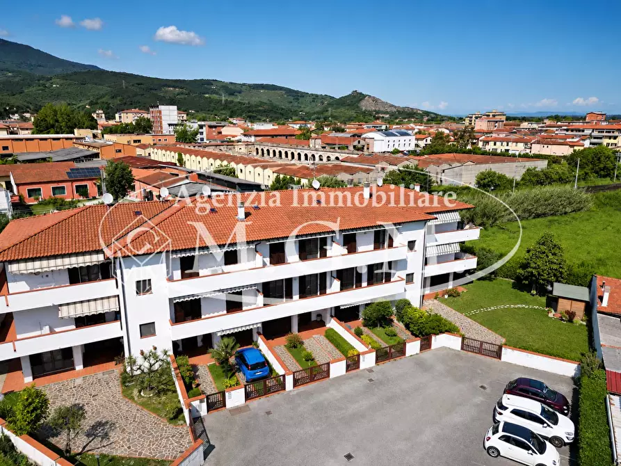 Immagine 2 di Villetta a schiera in vendita  a Cascina