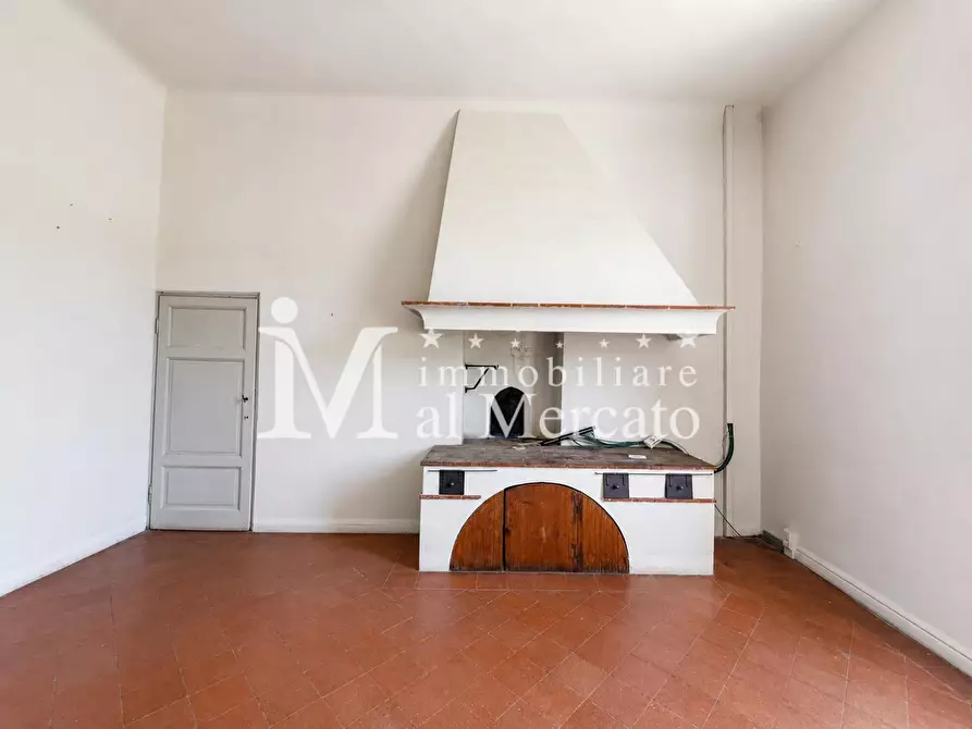 Immagine 51 di Appartamento in vendita  a Lucca