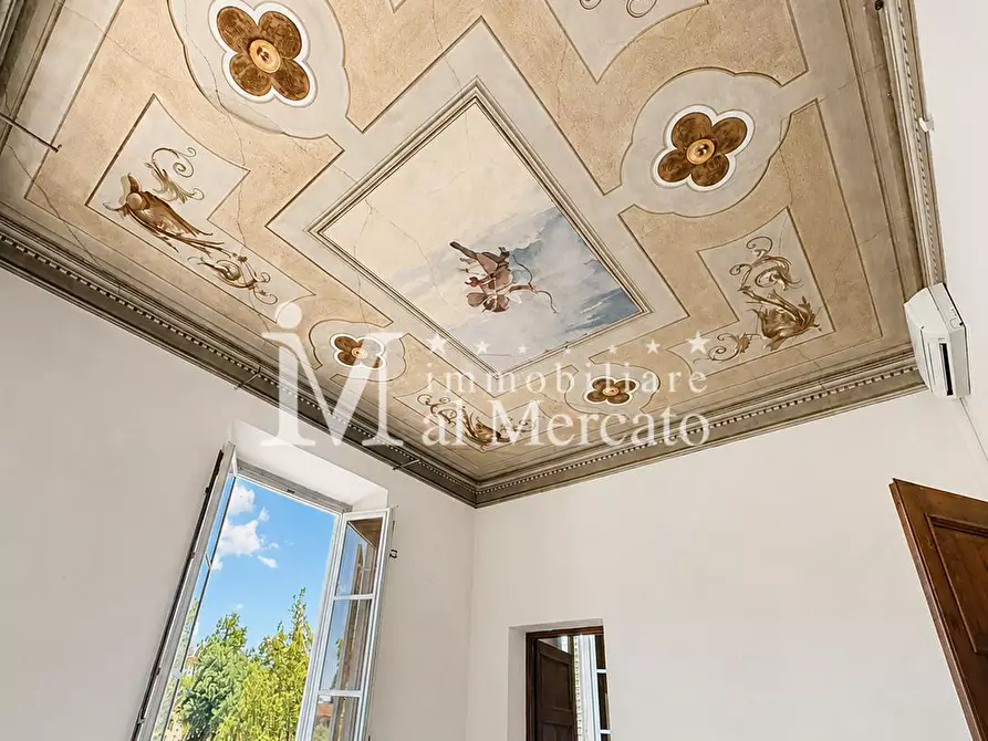 Immagine 21 di Appartamento in vendita  a Lucca