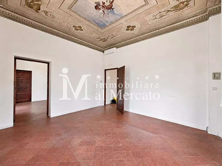 Immagine 19 di Appartamento in vendita  a Lucca