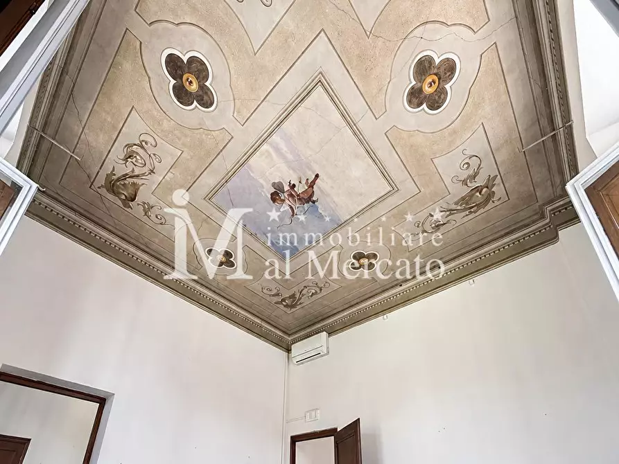 Immagine 20 di Appartamento in vendita  a Lucca