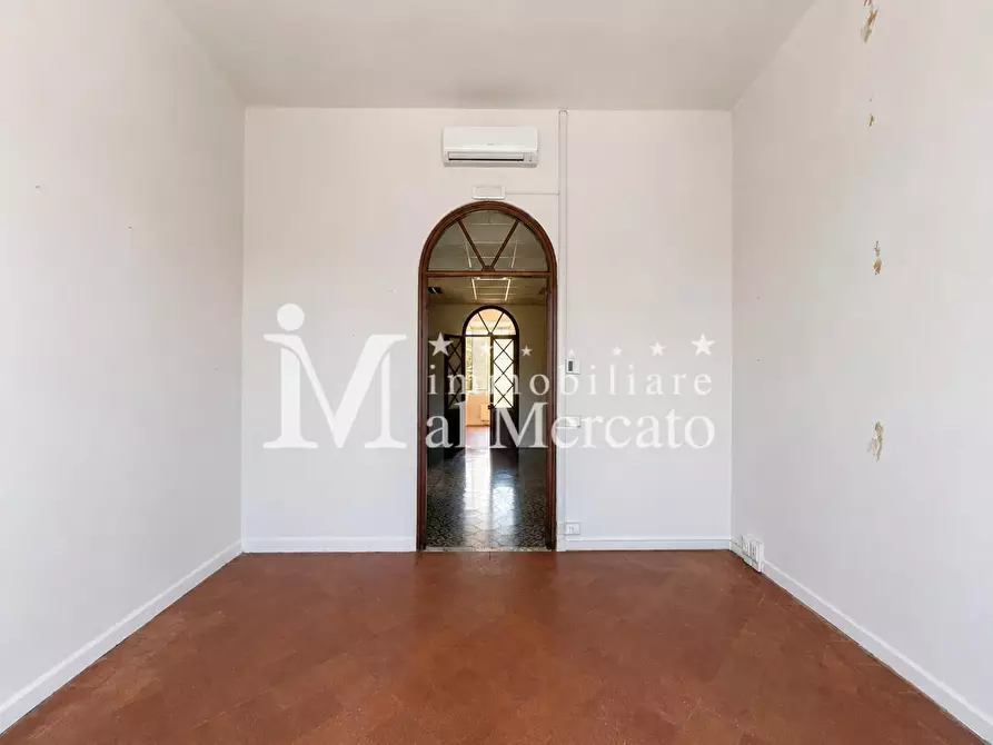 Immagine 43 di Appartamento in vendita  a Lucca
